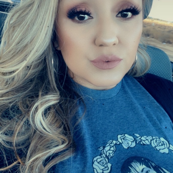 Meet your Posher, Erika - Picture 3 of 6